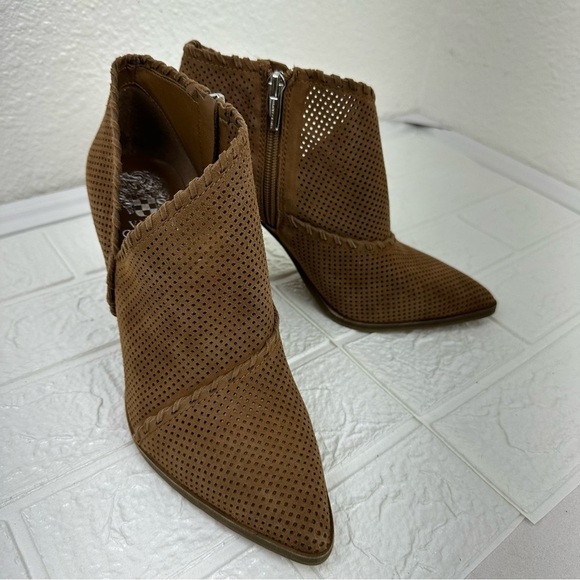 Vince Camuto Lamorna Perforated Pointy Toe Bootie Stacked Heel Chestnut New Sz 9 - Picture 9 of 11